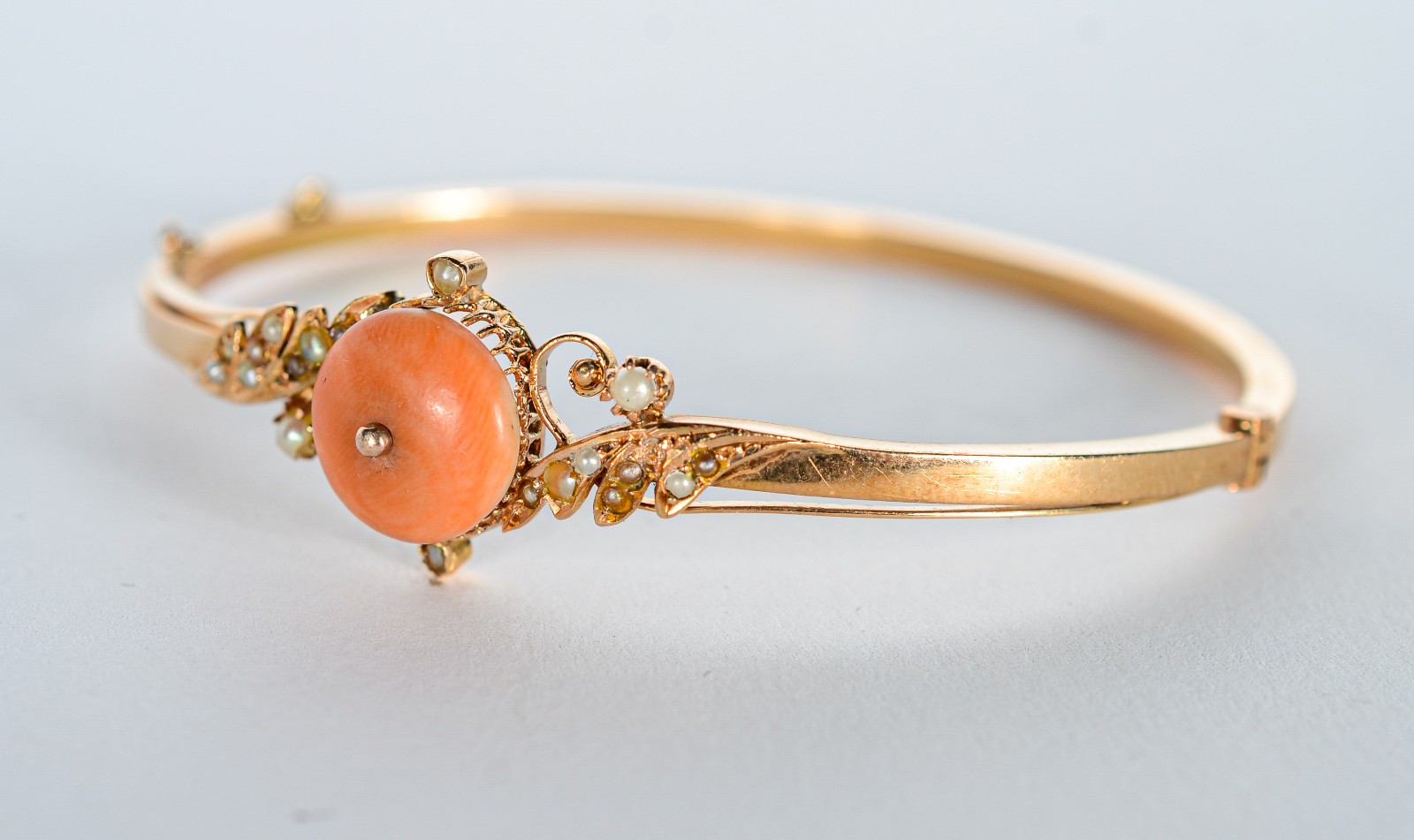 Pulseira de ouro 18k., com pedra coral. (Por motivos de segurança a... - foto 5 de 7