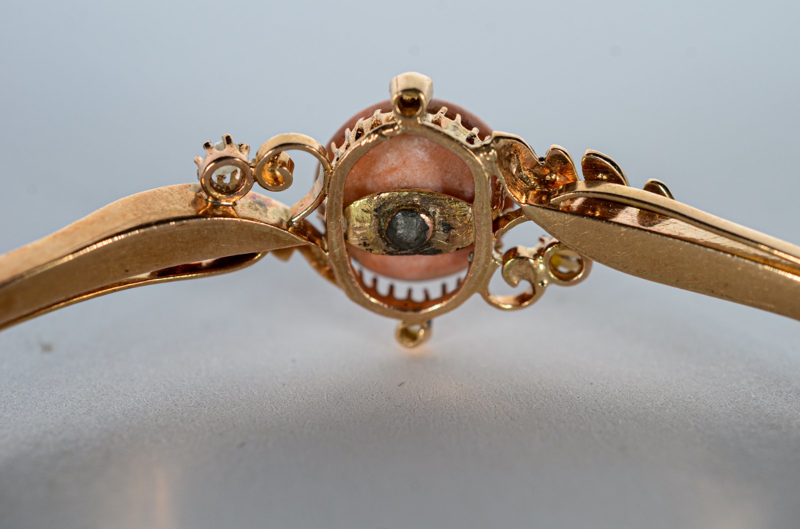 Pulseira de ouro 18k., com pedra coral. (Por motivos de segurança a... - foto 6 de 7