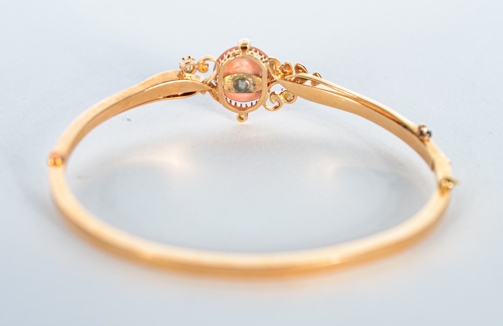 Pulseira de ouro 18k., com pedra coral. (Por motivos de segurança a... - foto 7 de 7