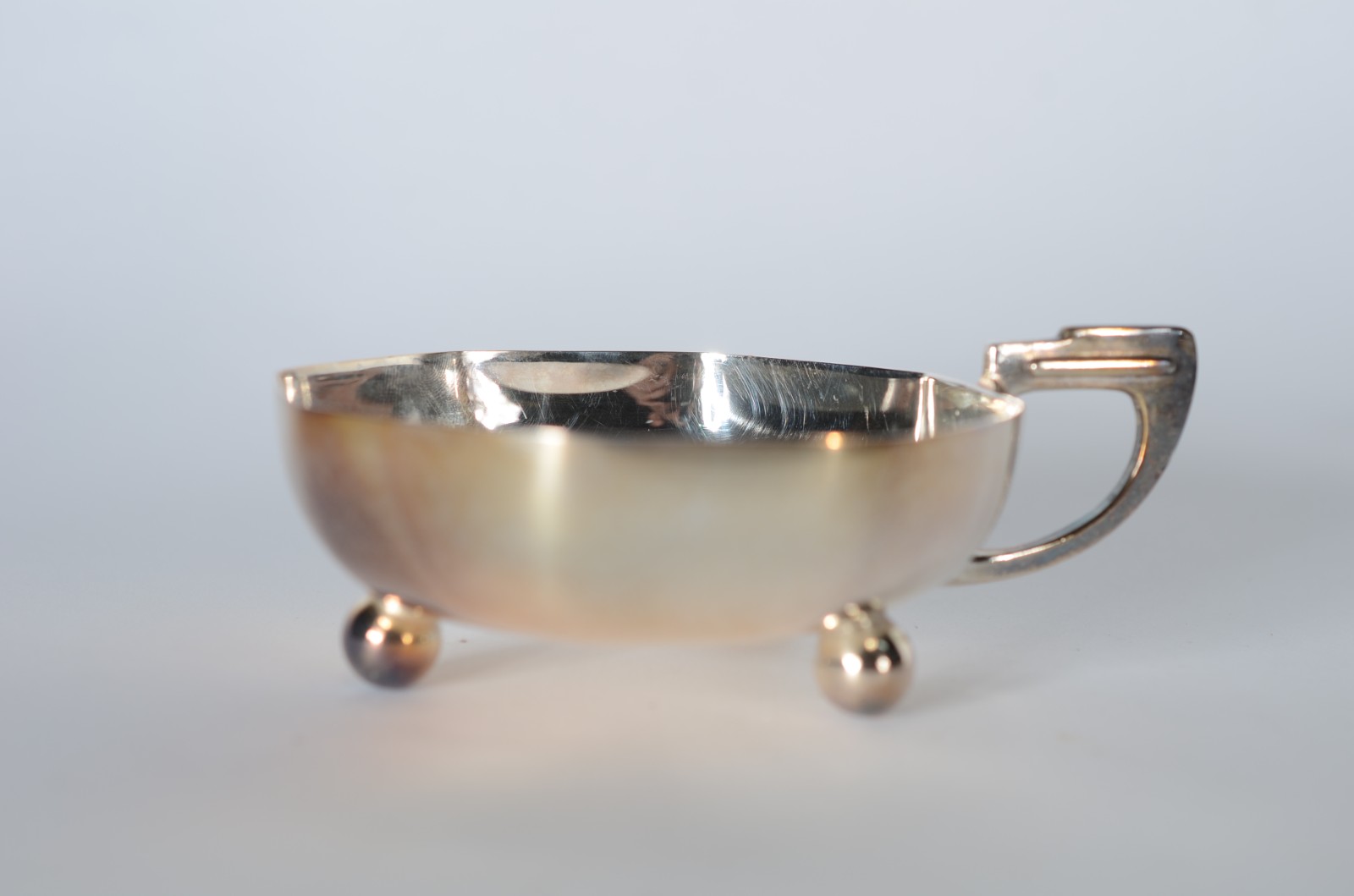Conjunto com 12 taças para sorvete de metal prateado. - foto 2 de 3