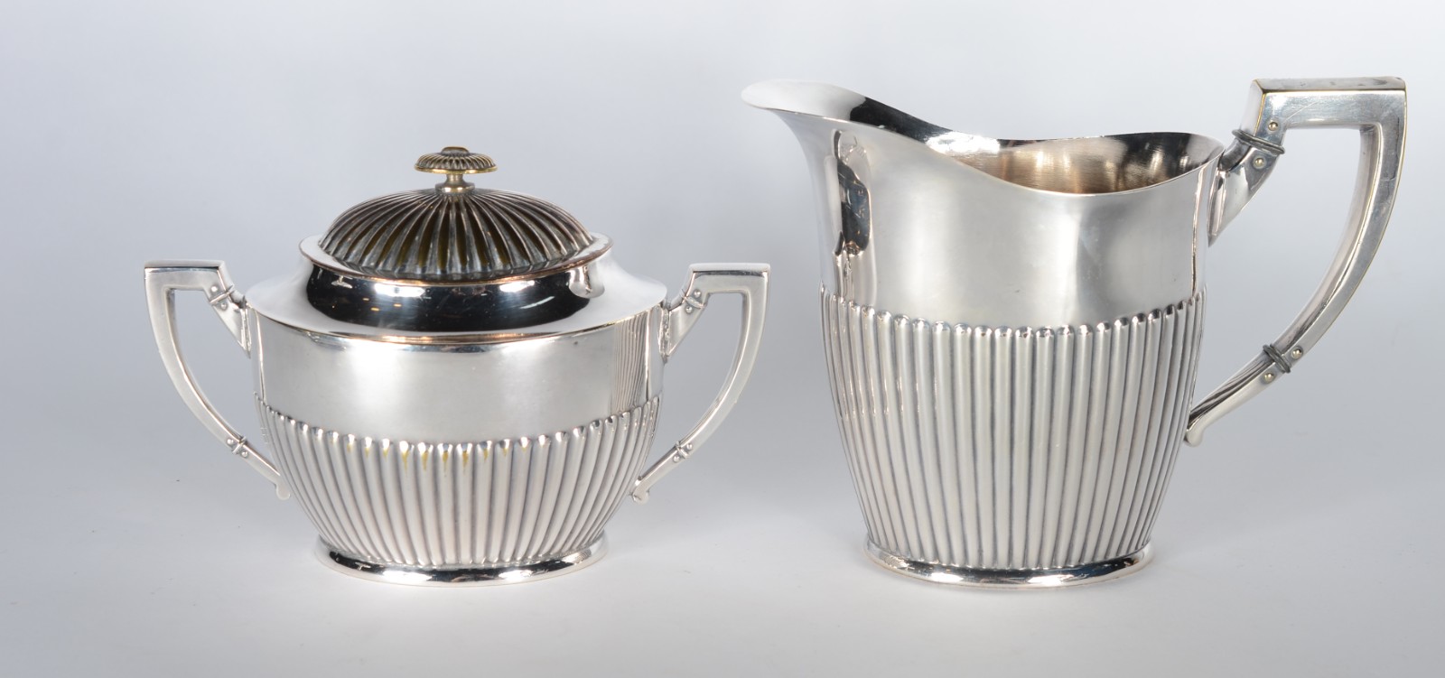 Baixela para chá e café de metal prateado Eberle, sendo: bandeja, 2... - foto 4 de 9