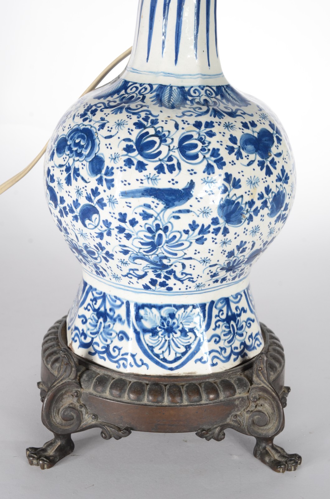 Abatjour de porcelana holandesa Delft nas cores azul e branca. Cúpula... - foto 4 de 5