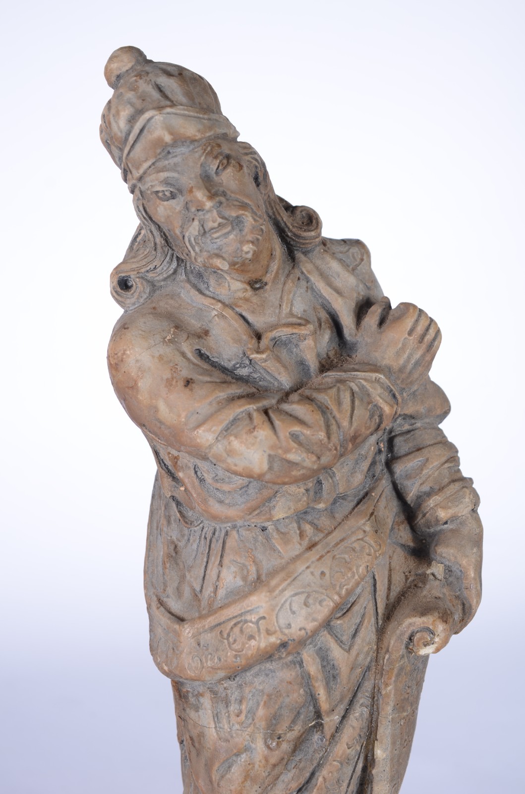 Duas peças sacras, sendo: São Jorge de gesso policromada e escultura... - foto 3 de 9