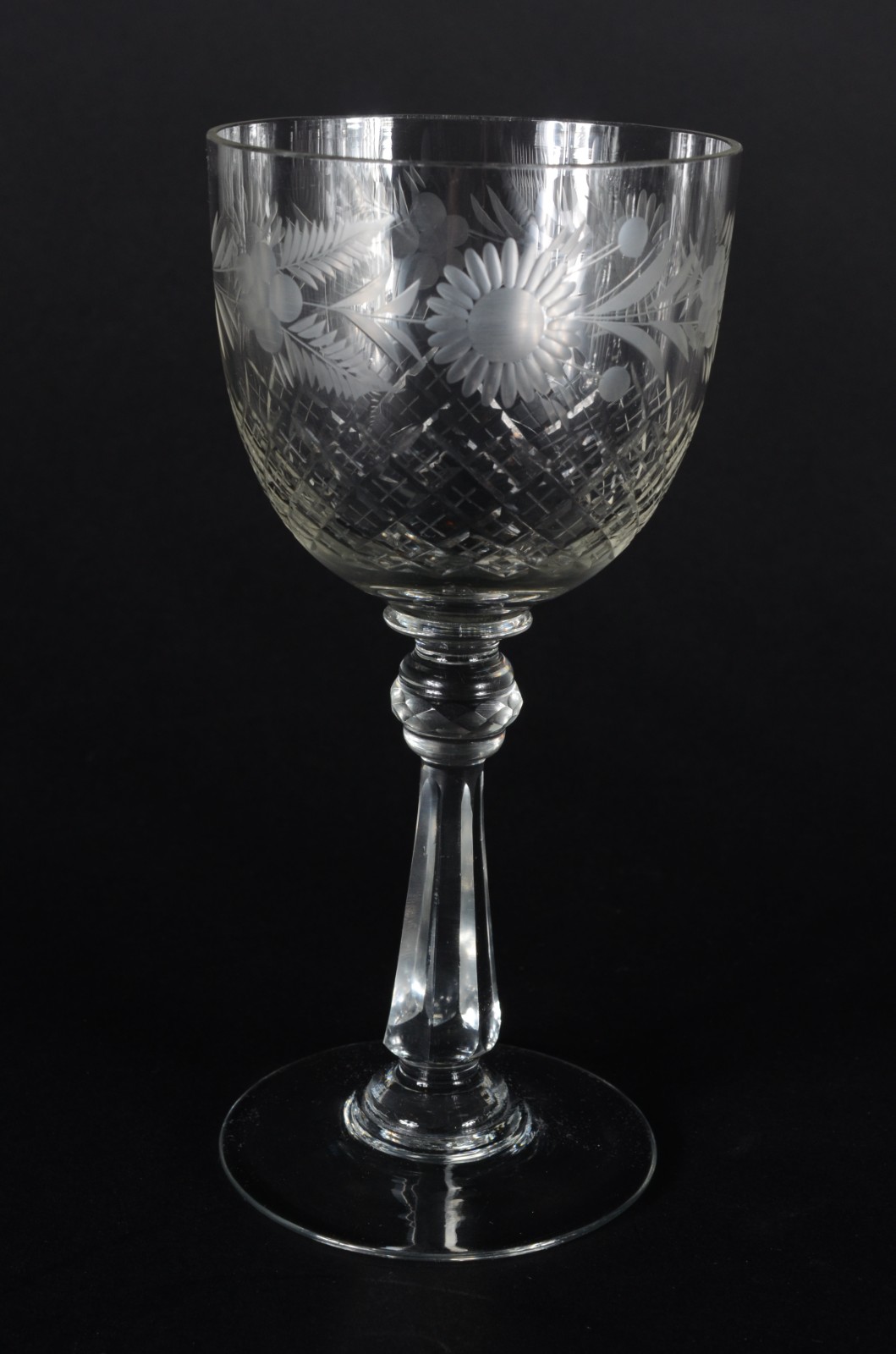 Conjunto com 6 taças para vinho de cristal lapidado. - foto 3 de 7