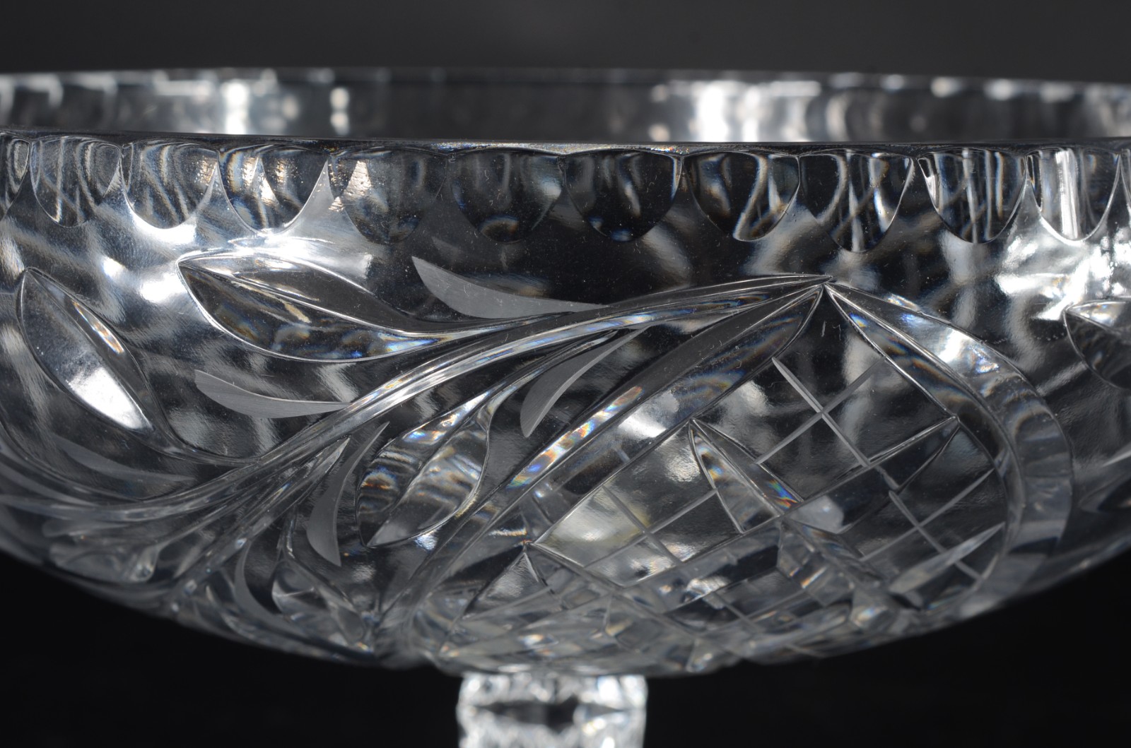 Fruteira de cristal tcheco lapidado. - foto 4 de 7