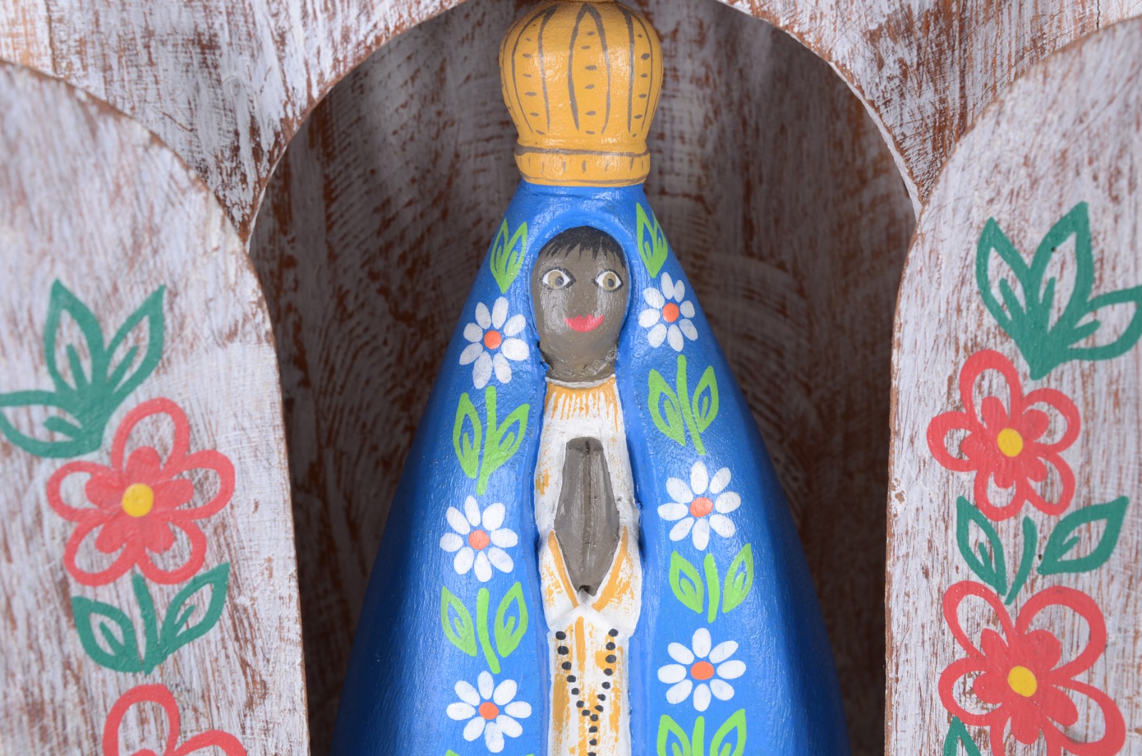 Capela com Nossa Senhora de madeira policromada. Parte do acervo da... - foto 4 de 5