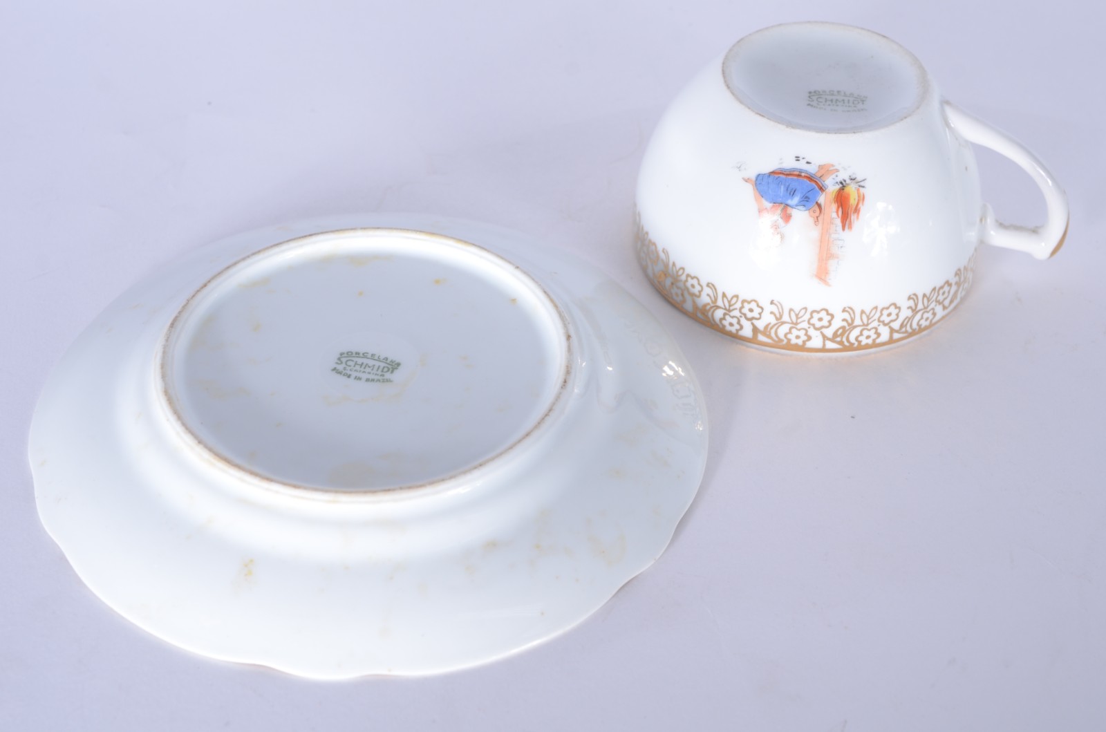 Conjunto para café com 6 xícaras com pires de porcelana branca... - foto 8 de 10