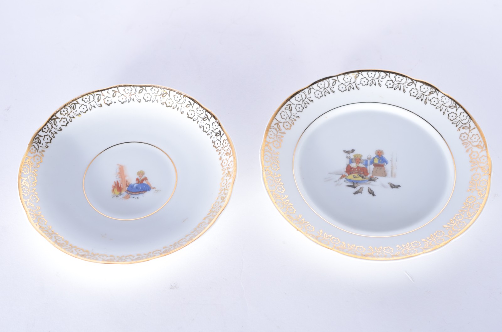 Conjunto para café com 6 xícaras com pires de porcelana branca... - foto 10 de 10