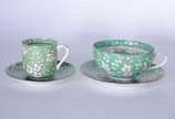 Serviço para chá, café e bolo de porcelana orie... - Serviço para chá, café e bolo de porcelana oriental, fundo verde decorado com flores brancas, composto de: 6 xícaras para café com pires, 6 xíca...