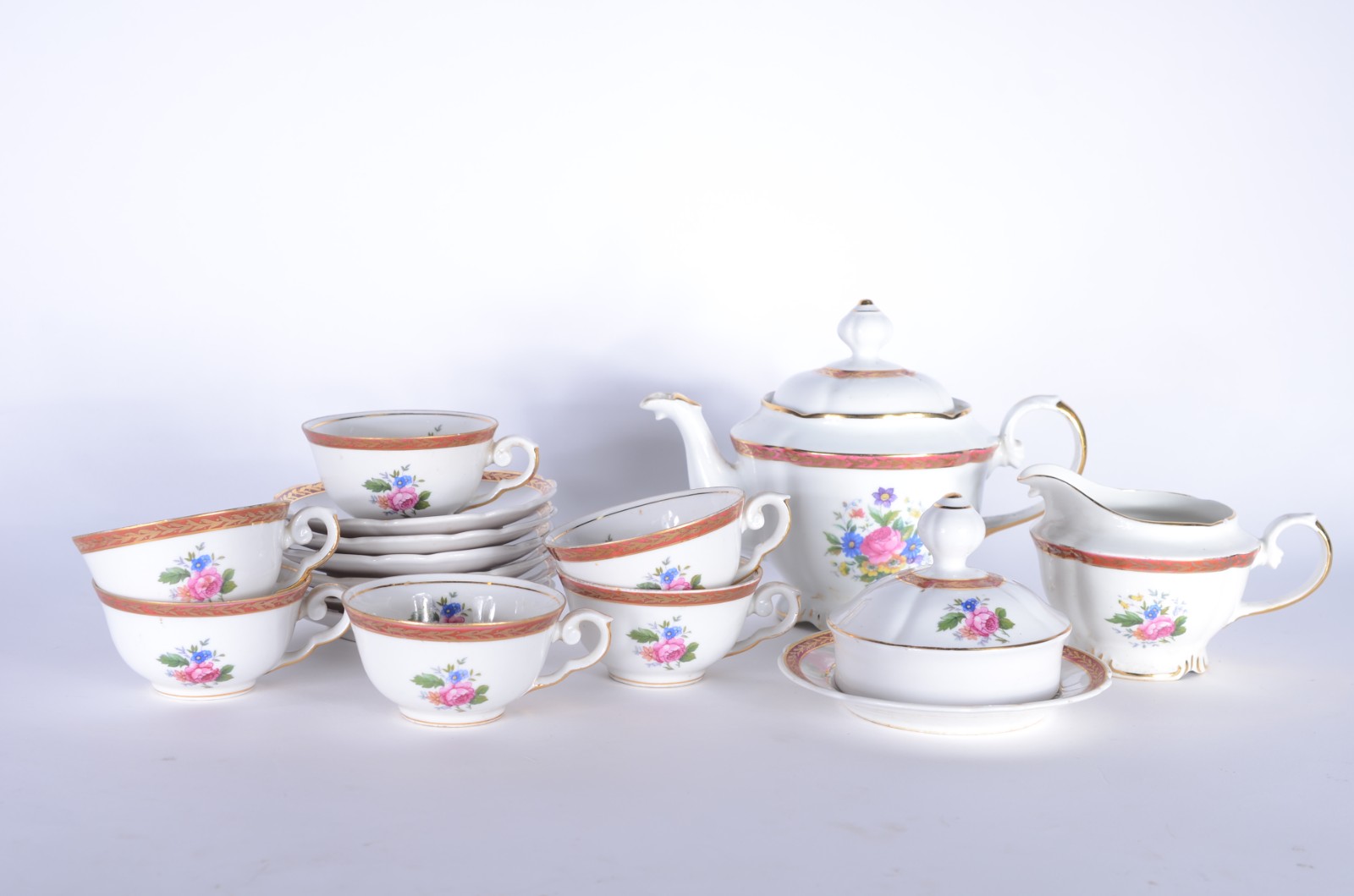 Serviço para chá de porcelana Real, branca decorada com flores em... - foto 1 de 8