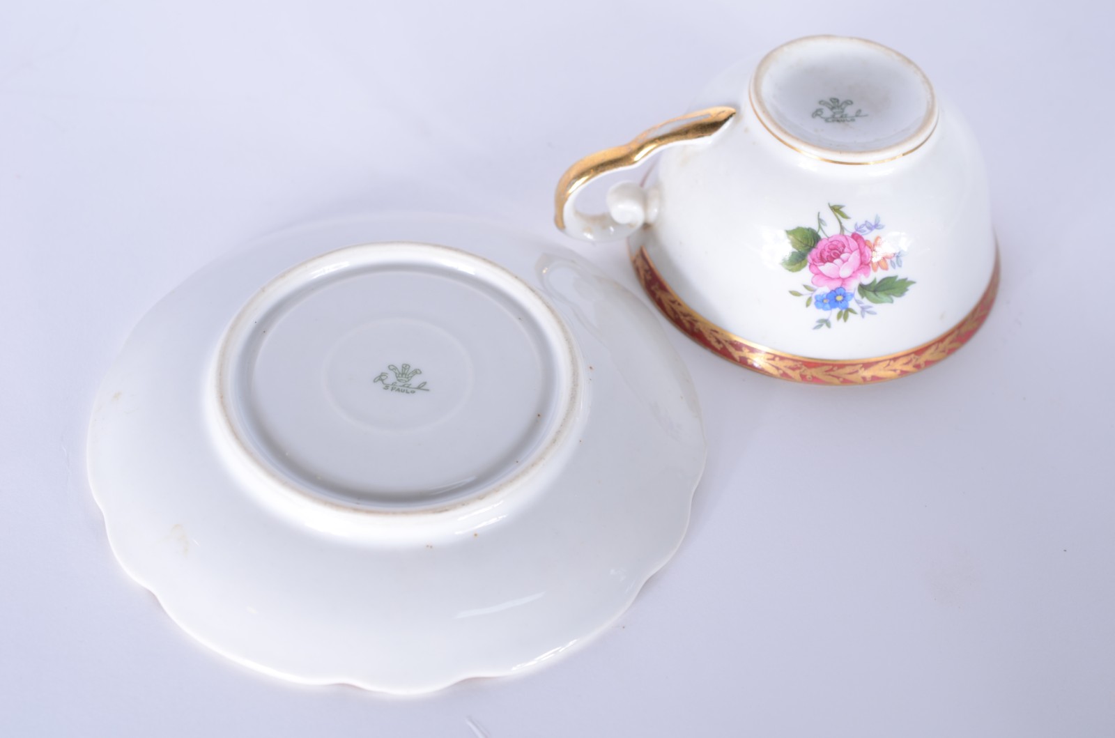 Serviço para chá de porcelana Real, branca decorada com flores em... - foto 6 de 8