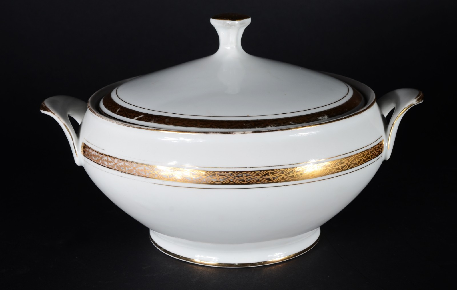 Aparelho de jantar de porcelana Mauá, composto de: 12 pratos rasos... - foto 2 de 6