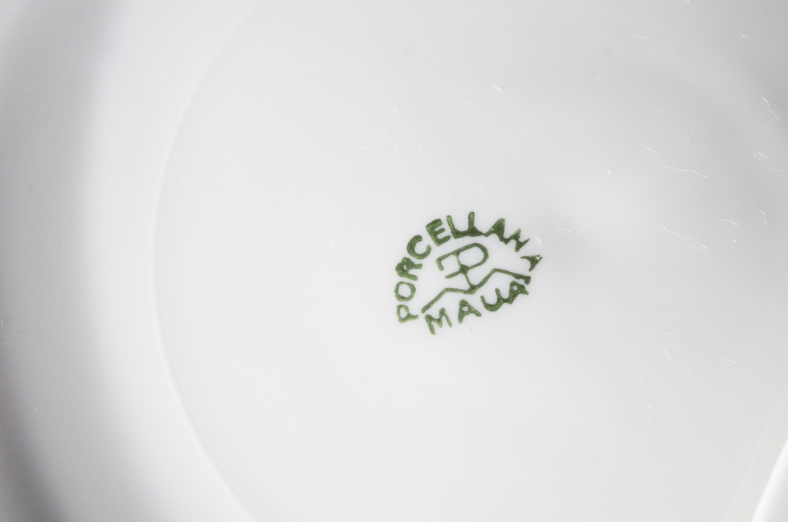 Aparelho de jantar de porcelana Mauá, composto de: 12 pratos rasos... - foto 6 de 6