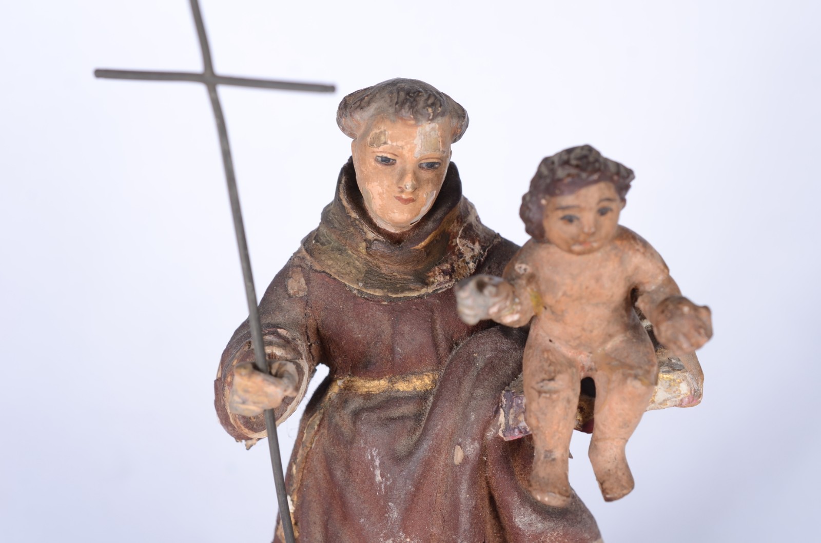 Santo Antônio com menino - Antiga imagem de madeira policromada... - foto 2 de 7