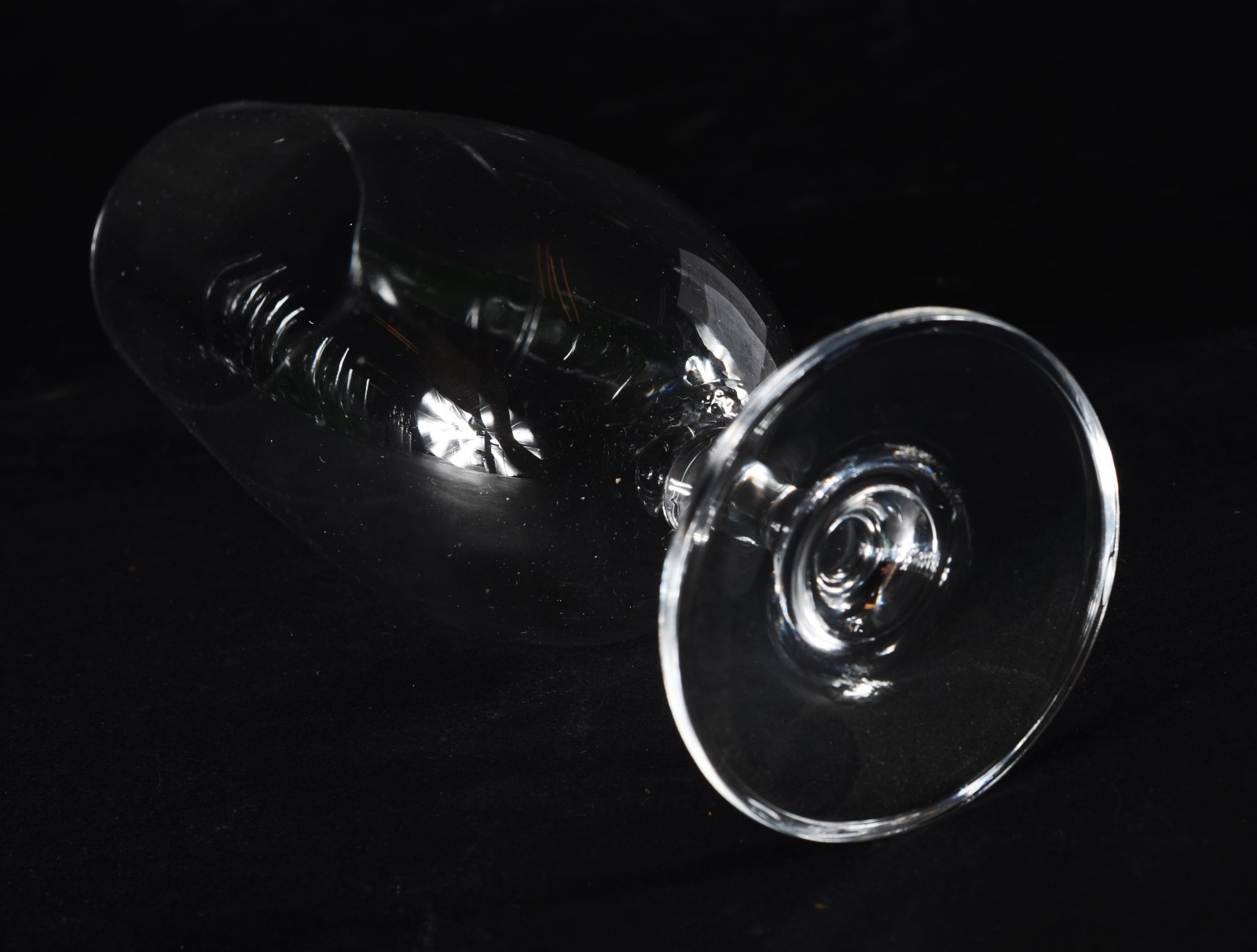 Seis taças de cristal da Bohemia para cerveja, 370 ml. - foto 2 de 3
