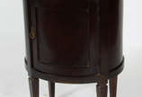 Mesa auxiliar feitio oval com tampo de mármore  - Mesa auxiliar feitio oval com tampo de mármore 