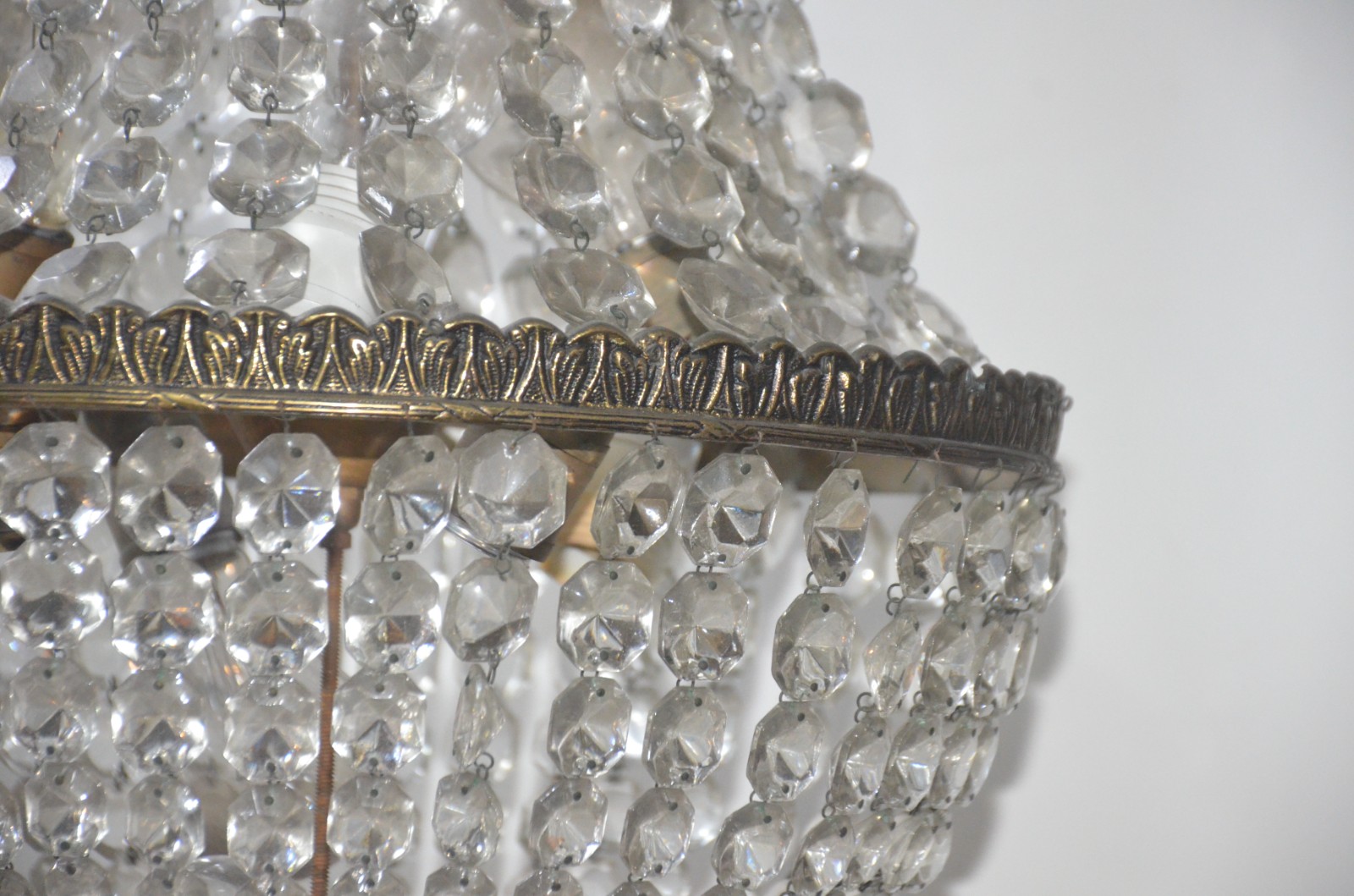Lustre estilo Império feitio pera, estrutura de metal e contas de... - foto 5 de 5