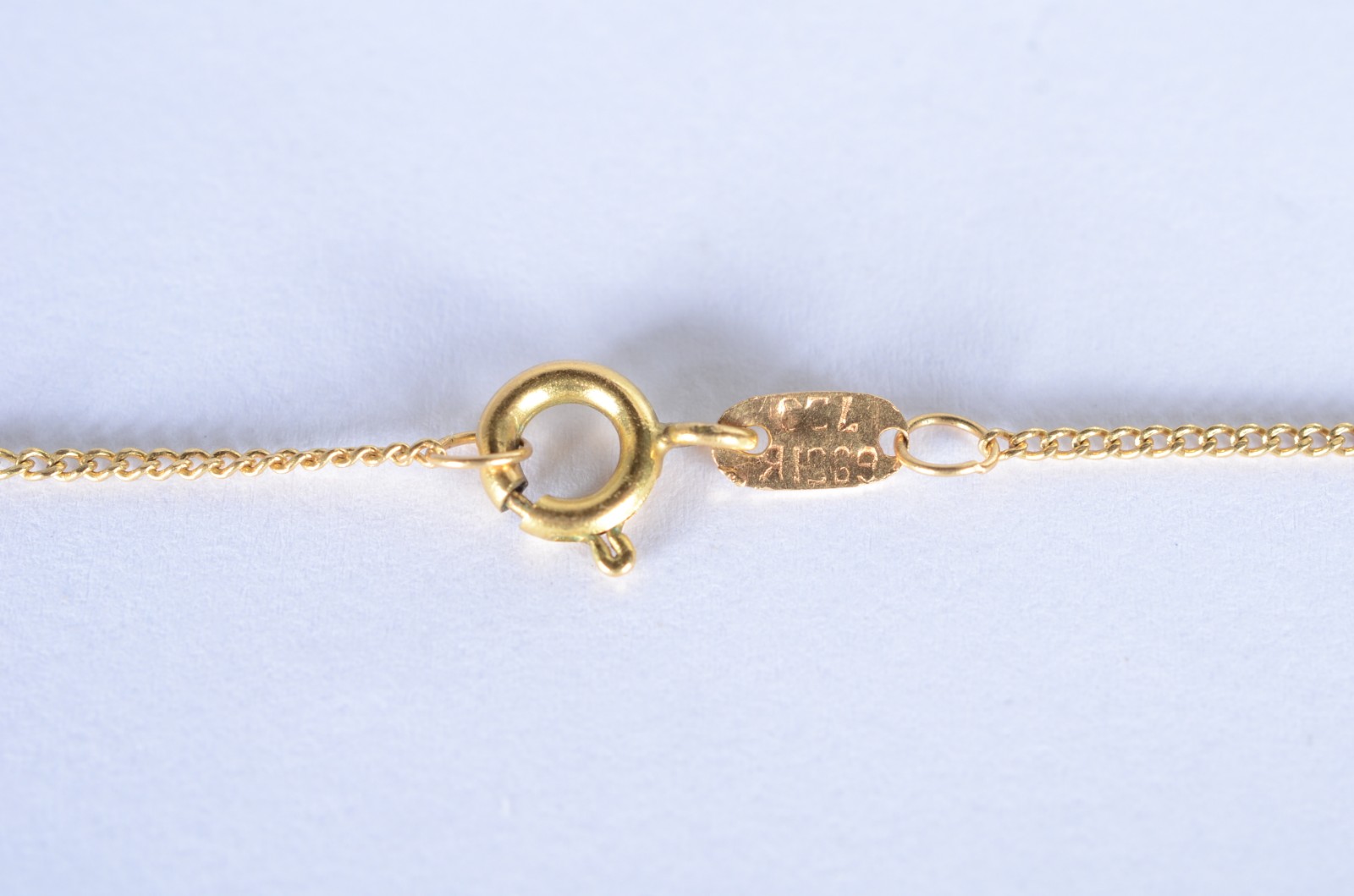 Colar de ouro 18 k., com pendente feitio coração. (Por motivos de... - foto 3 de 5