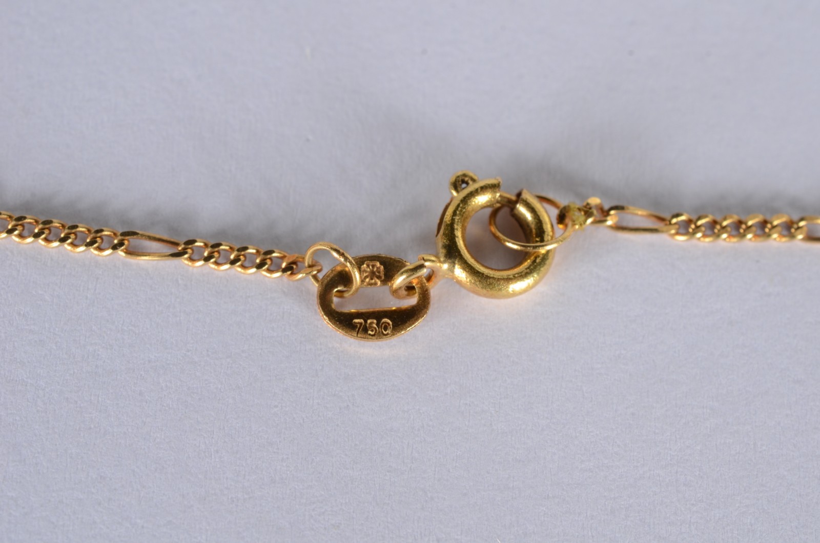 Colar de ouro 18 k., contraste 750 mls com pendente feitio gota com... - foto 4 de 5