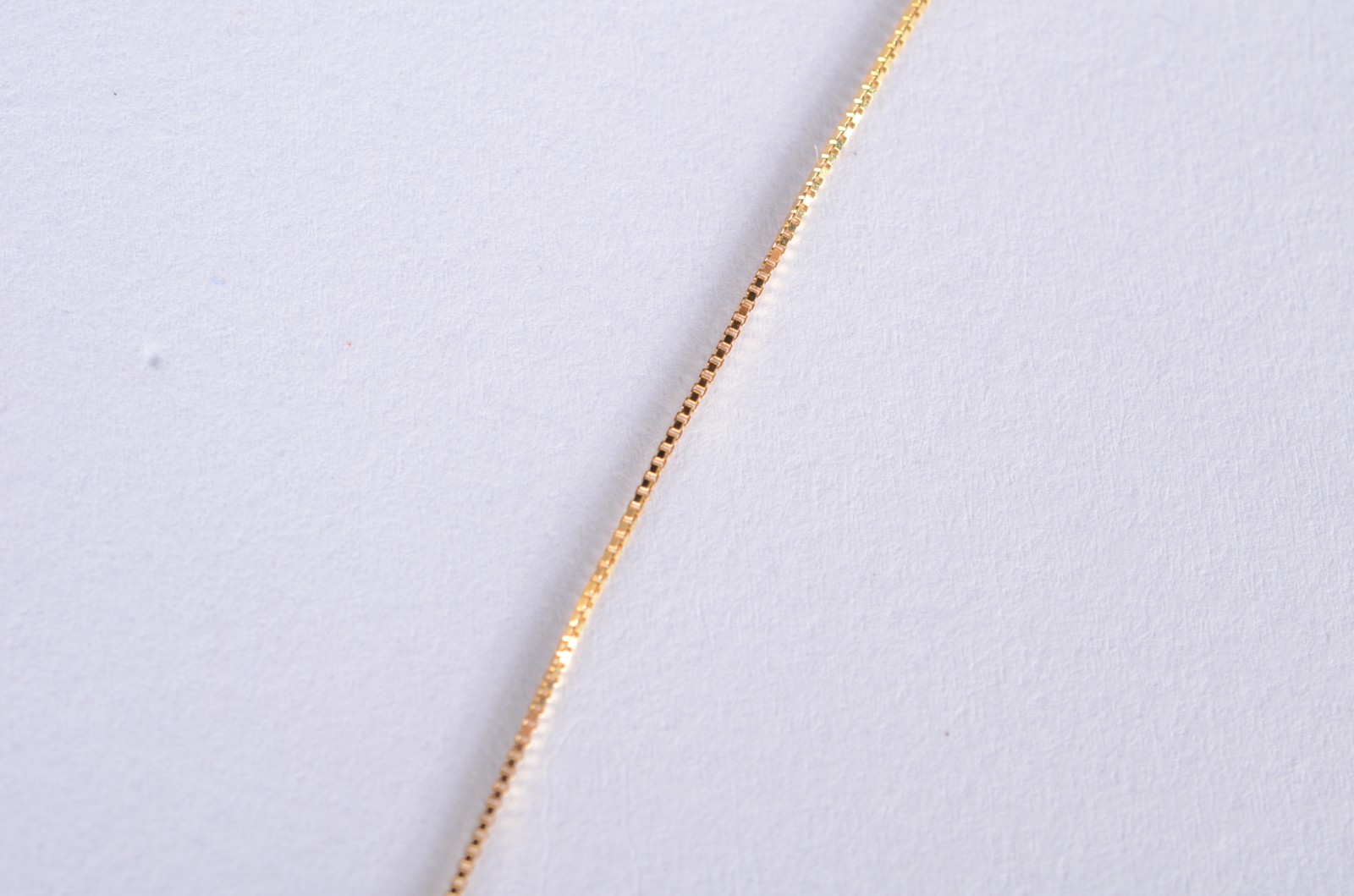 Colar de ouro 18 k., contraste 750 mls com um pendente feitio... - foto 4 de 5