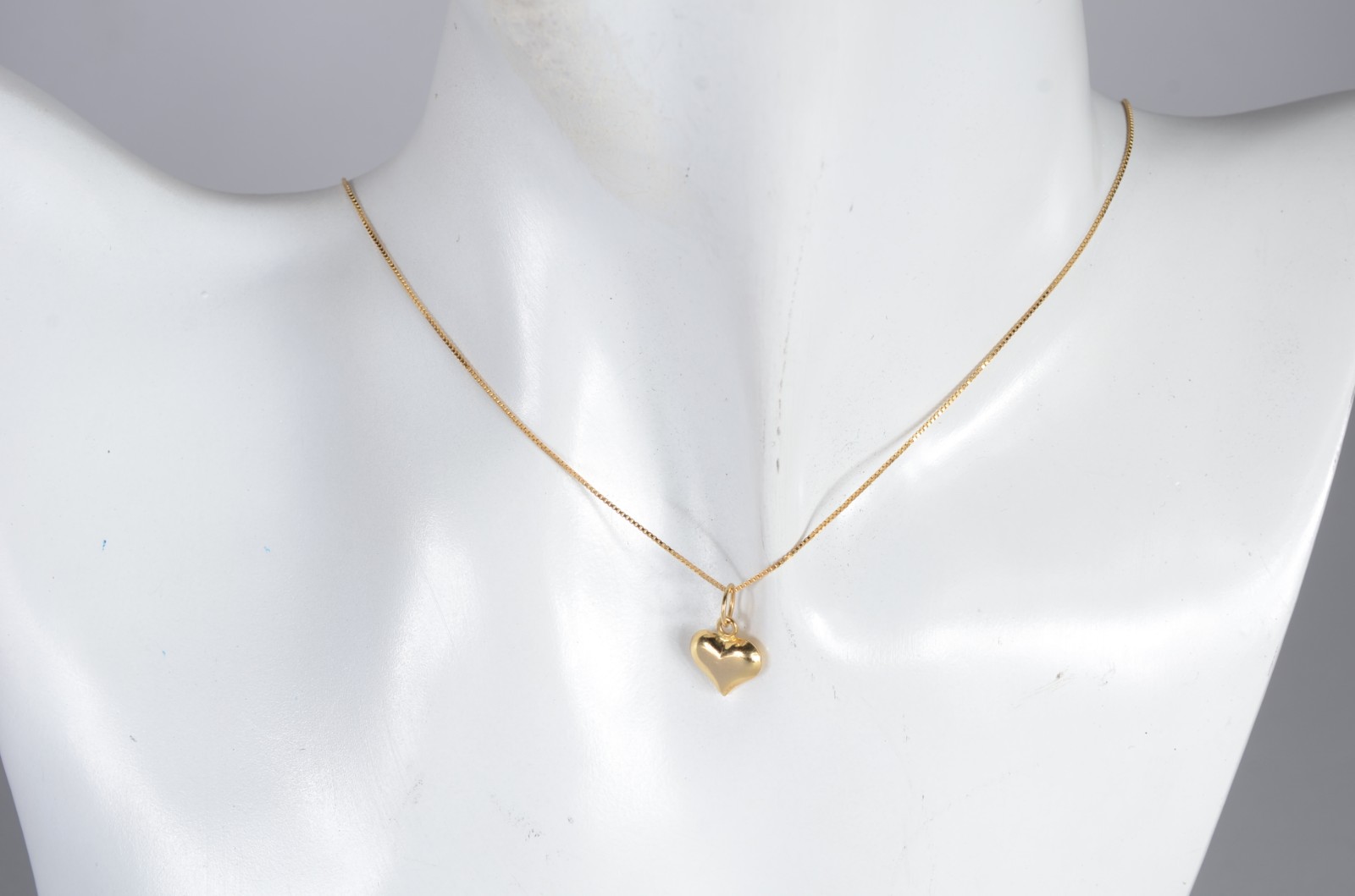 Colar de ouro 18 k., contraste 750 mls com um pendente feitio... - foto 5 de 5