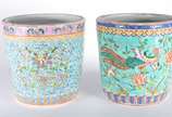 Par de cachepots de porcelana chinesa decorados... - Par de cachepots de porcelana chinesa decorados com pássaros e flores em policromia.