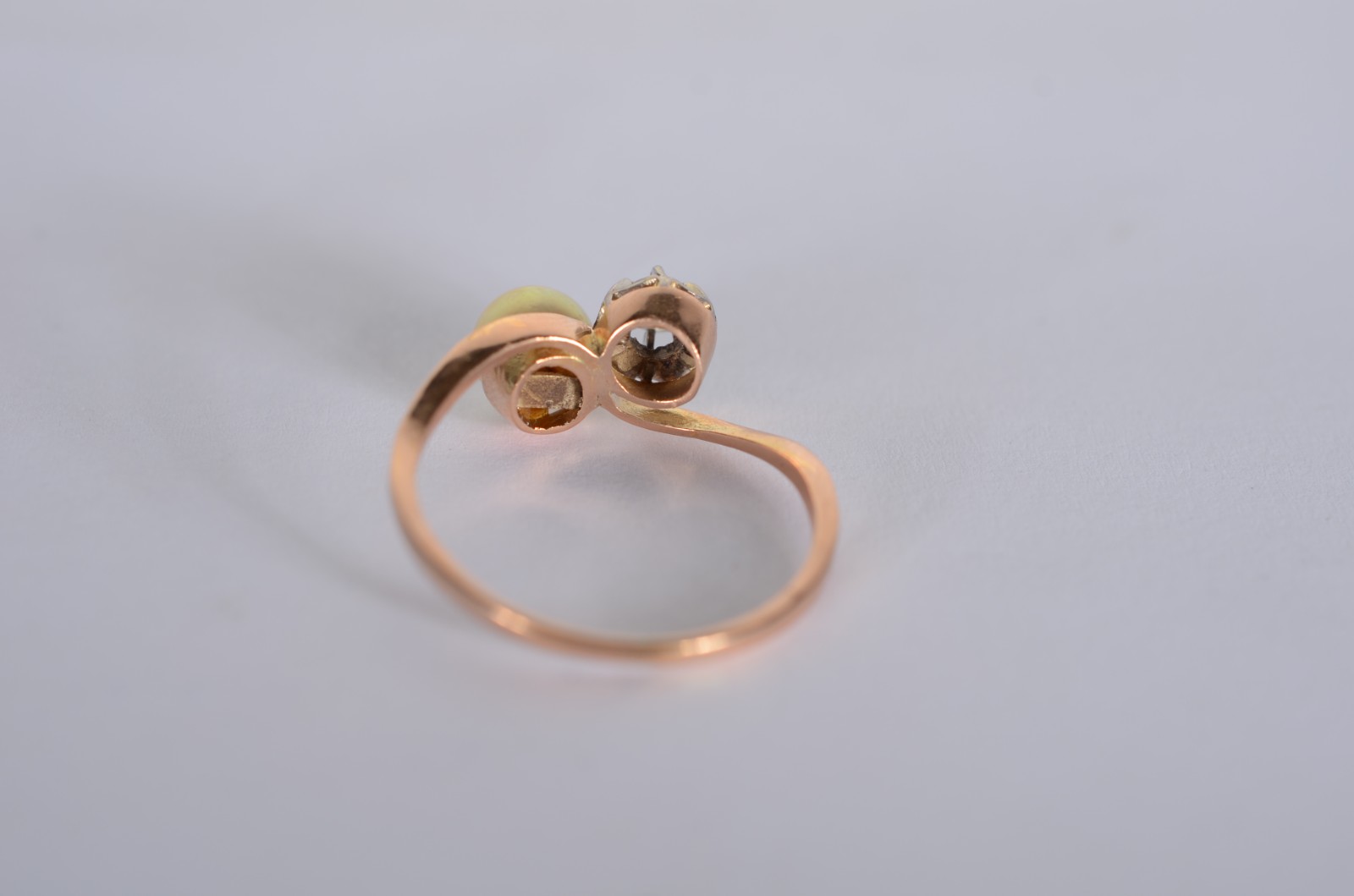 Anel de ouro baixo com perola e brilhantes "Romeu e Julieta", aro 22... - foto 3 de 5