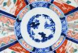 Dois pratos de porcelana japonesa Imari. Dois c... - Dois pratos de porcelana japonesa Imari. Dois com restauro na borda.