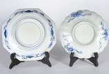 Dois pratos de porcelana japonesa Imari. Dois c... - Dois pratos de porcelana japonesa Imari. Dois com restauro na borda.