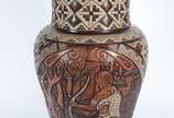Grande vaso de cerâmica Marajoara. - Grande vaso de cerâmica Marajoara.