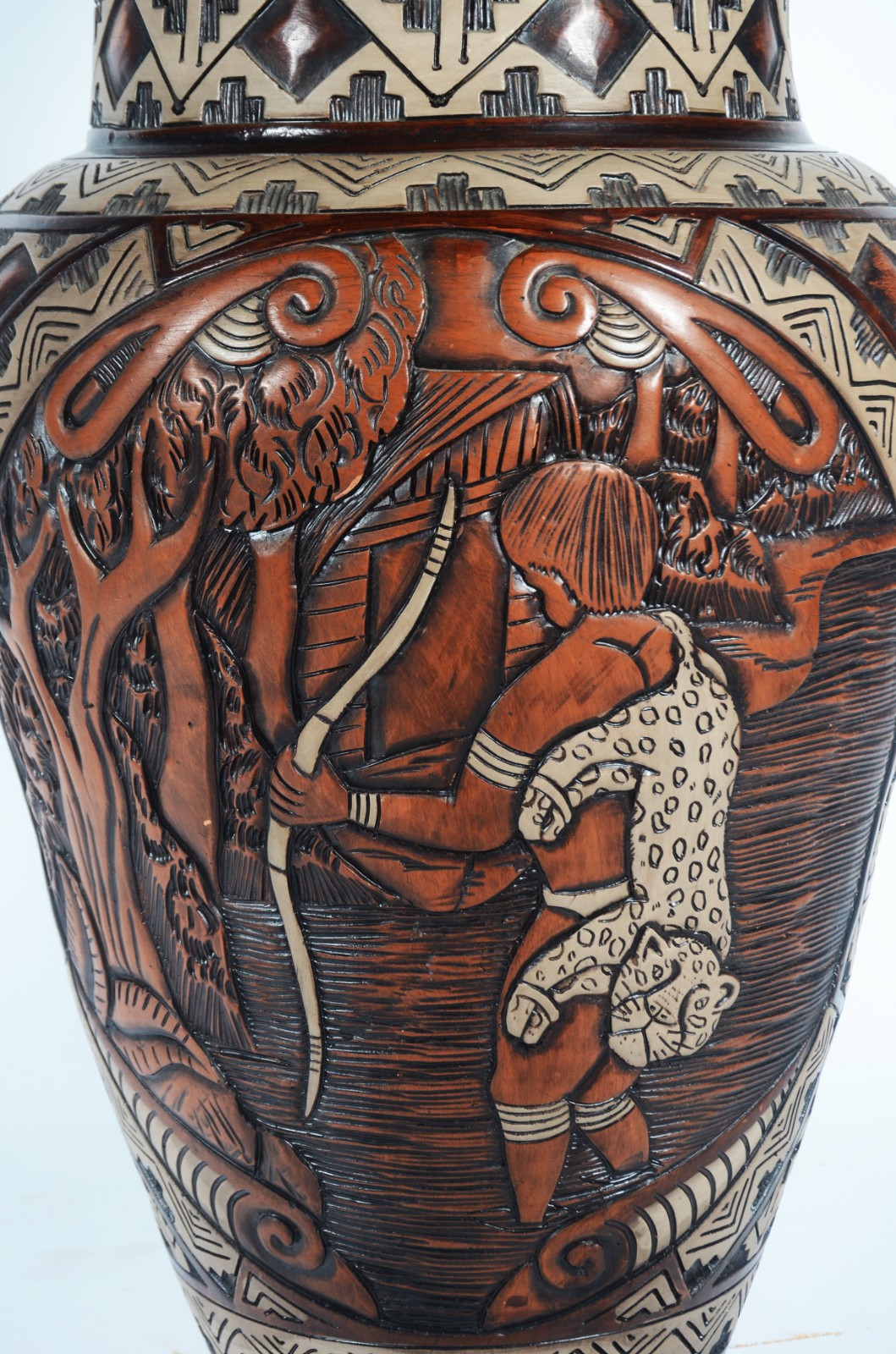 Grande vaso de cerâmica Marajoara. - foto 2 de 6
