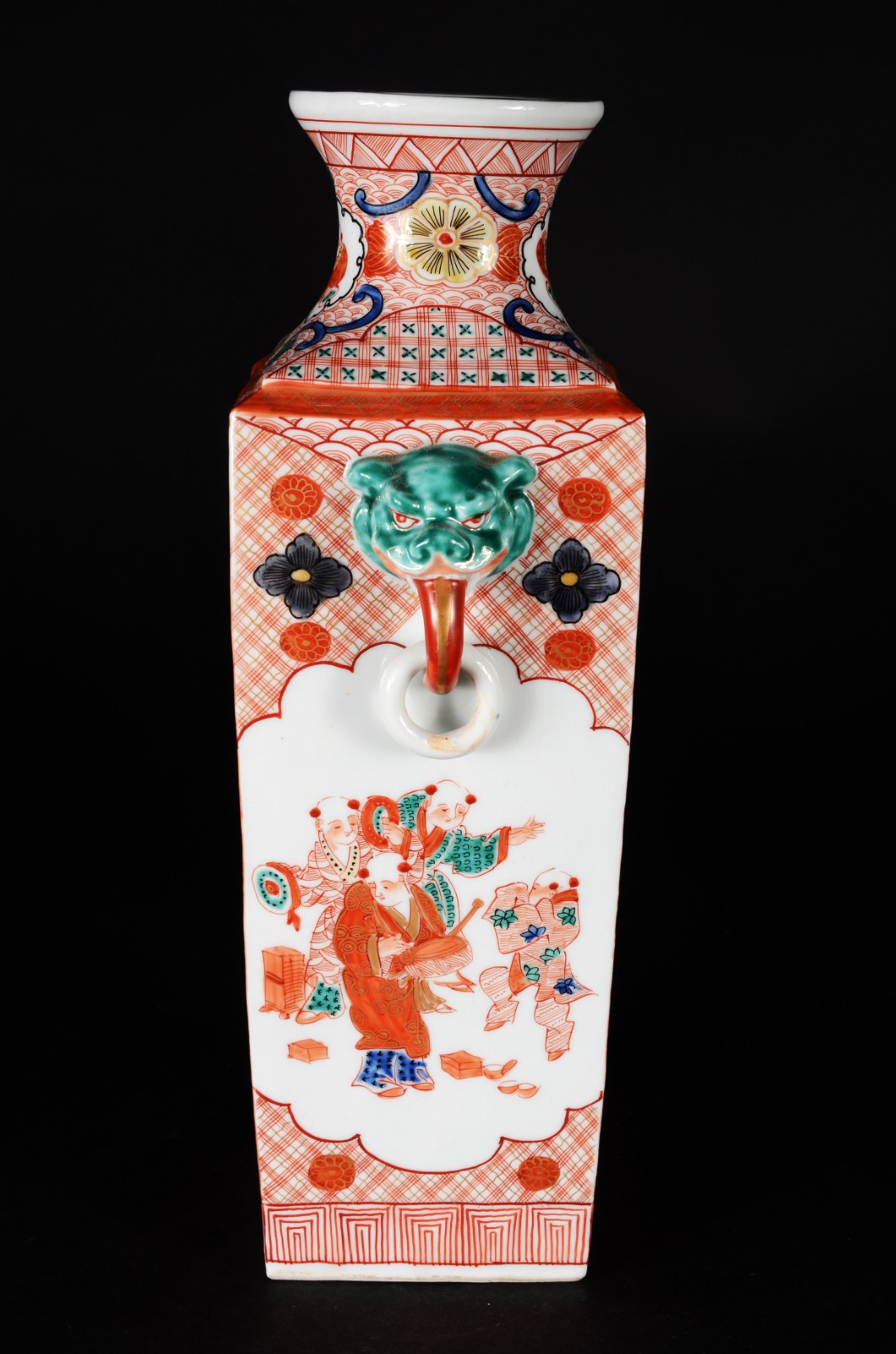 Vaso de porcelana oriental feitio quadrangular, decorado com figuras... - foto 2 de 10