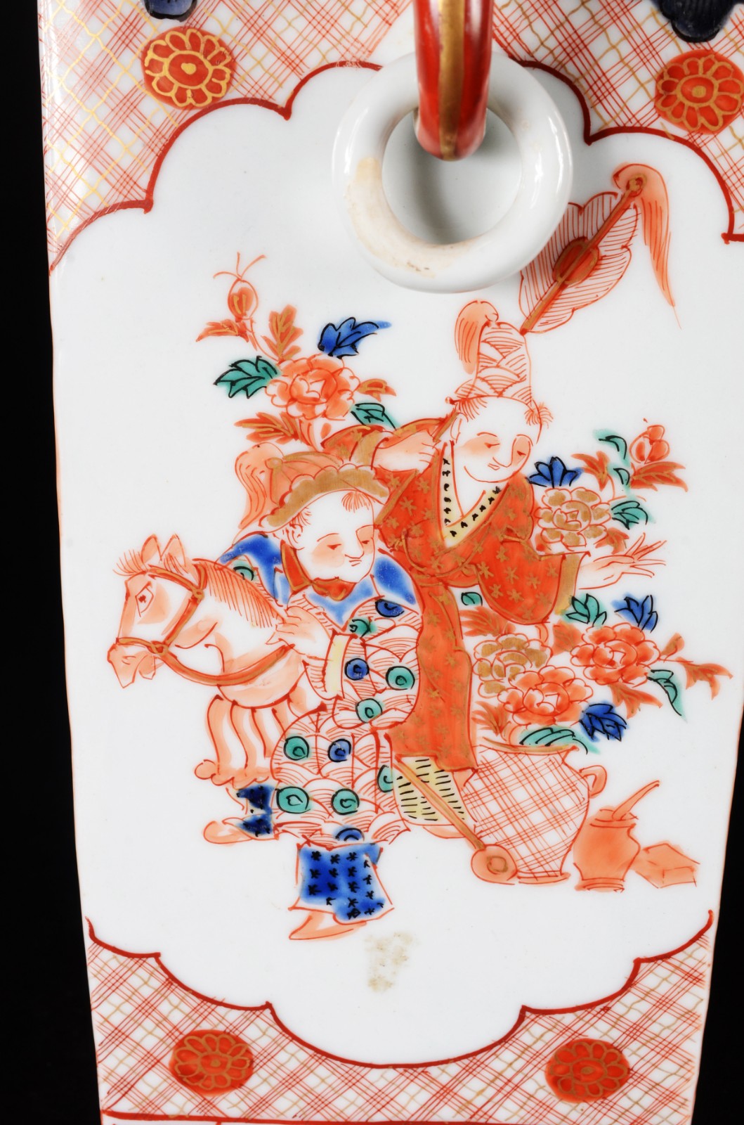 Vaso de porcelana oriental feitio quadrangular, decorado com figuras... - foto 5 de 10