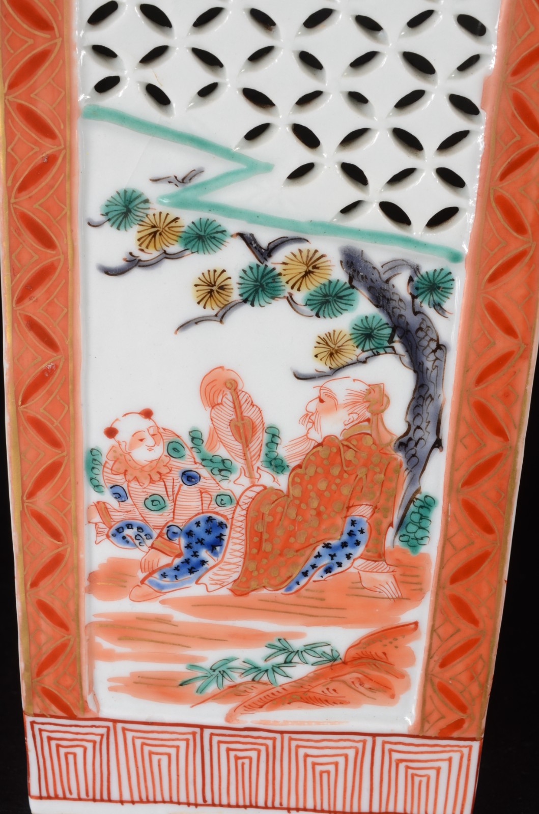 Vaso de porcelana oriental feitio quadrangular, decorado com figuras... - foto 6 de 10