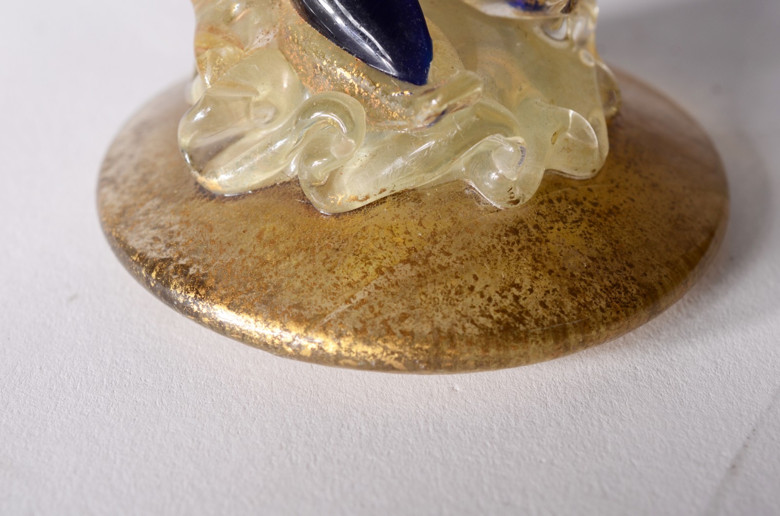Escultura de murano italiano policromado e com pó de ouro... - foto 8 de 9