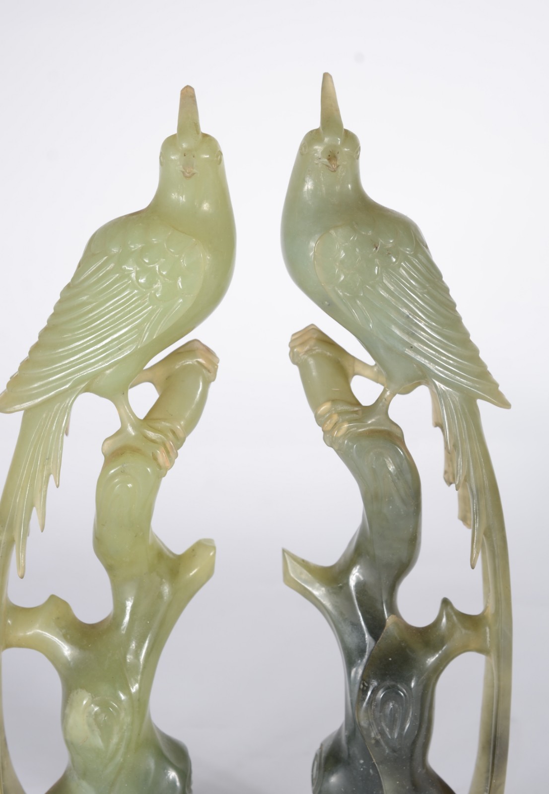 Par de esculturas de jade representando aves do paraíso. Crista com... - foto 2 de 8