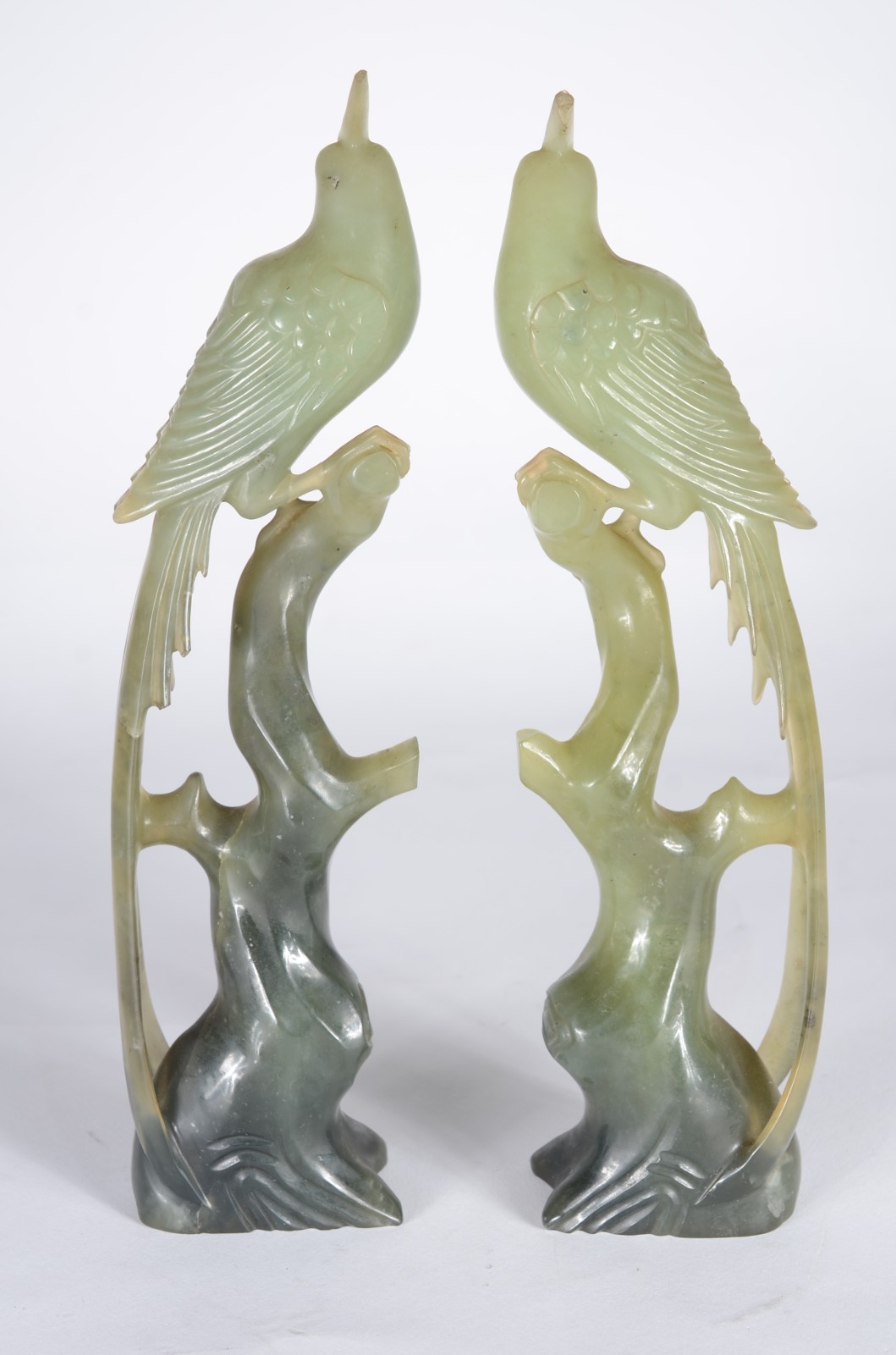 Par de esculturas de jade representando aves do paraíso. Crista com... - foto 5 de 8