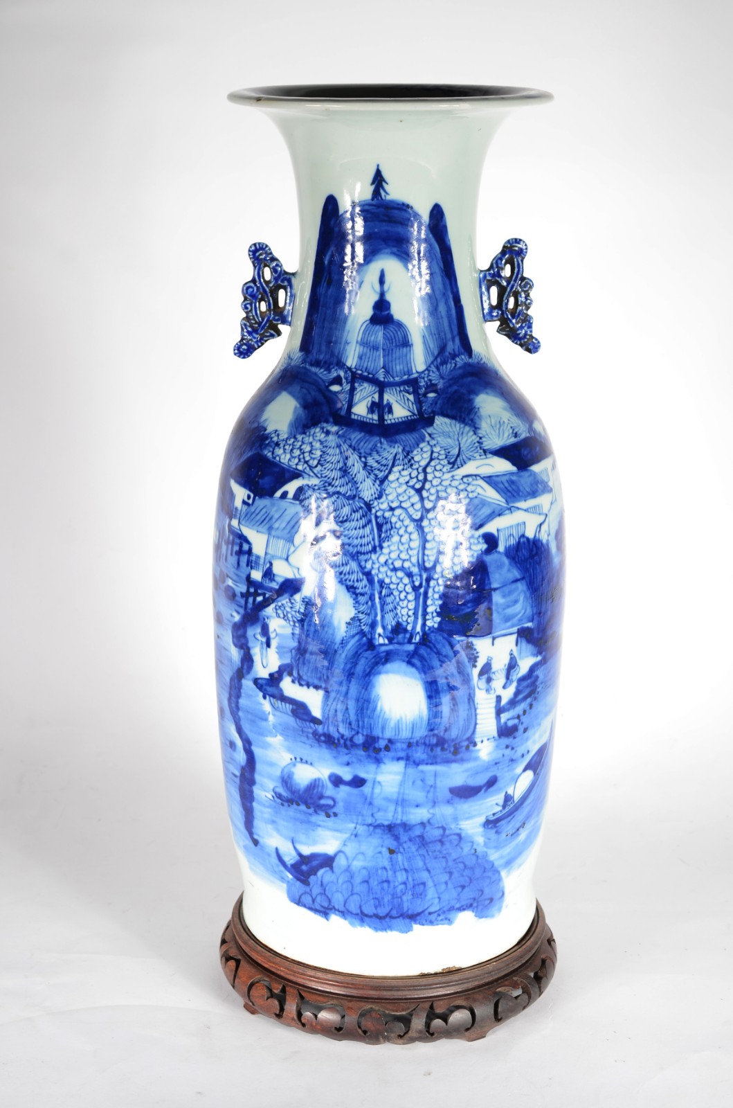 Grande vaso de porcelana chinesa, decorado com paisagem em tons de... - foto 1 de 9