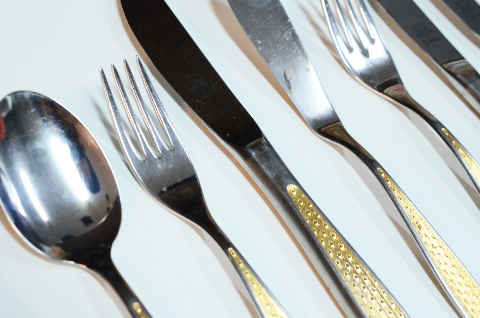 Faqueiro Herculex de inox, composto de: 12 colheres, 24 garfos, 12... - foto 2 de 5
