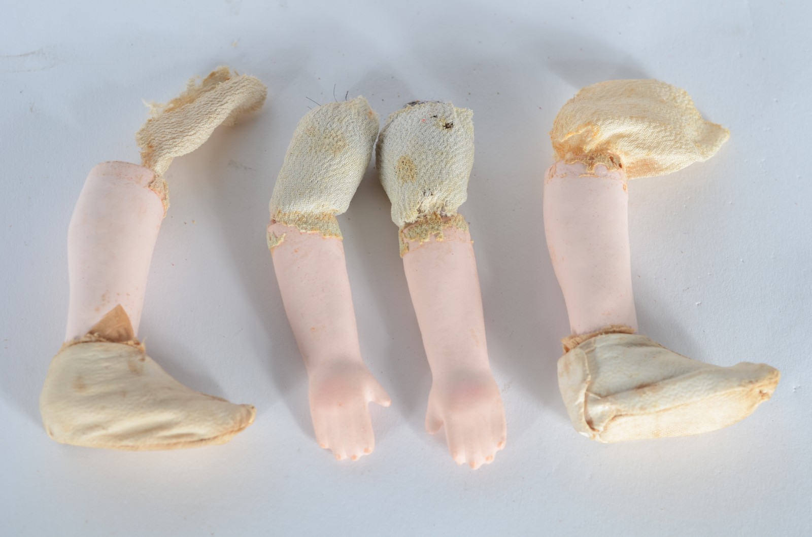 Boneca japonesa. Pernas e braços soltos. - foto 4 de 5