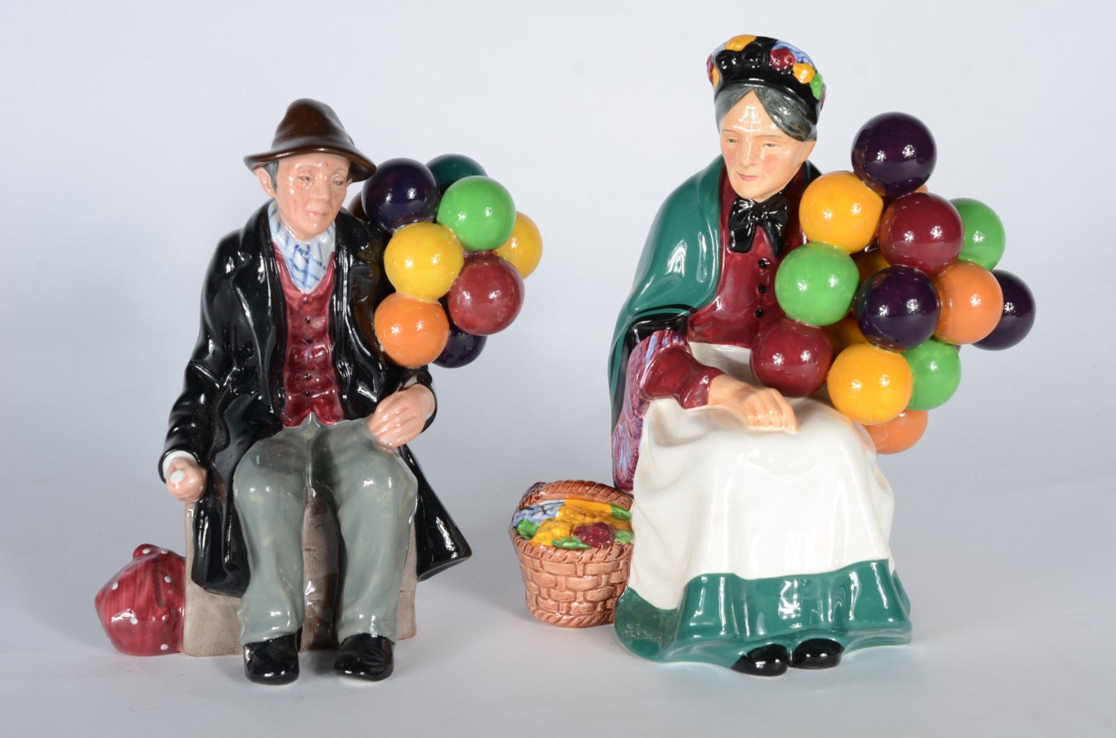 Royal Doulton (1815), "The balloon man" e "The old balloon seller" - foto 1 de 8