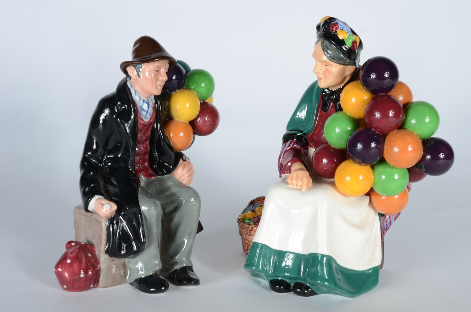 Royal Doulton (1815), "The balloon man" e "The old balloon seller" - foto 3 de 8