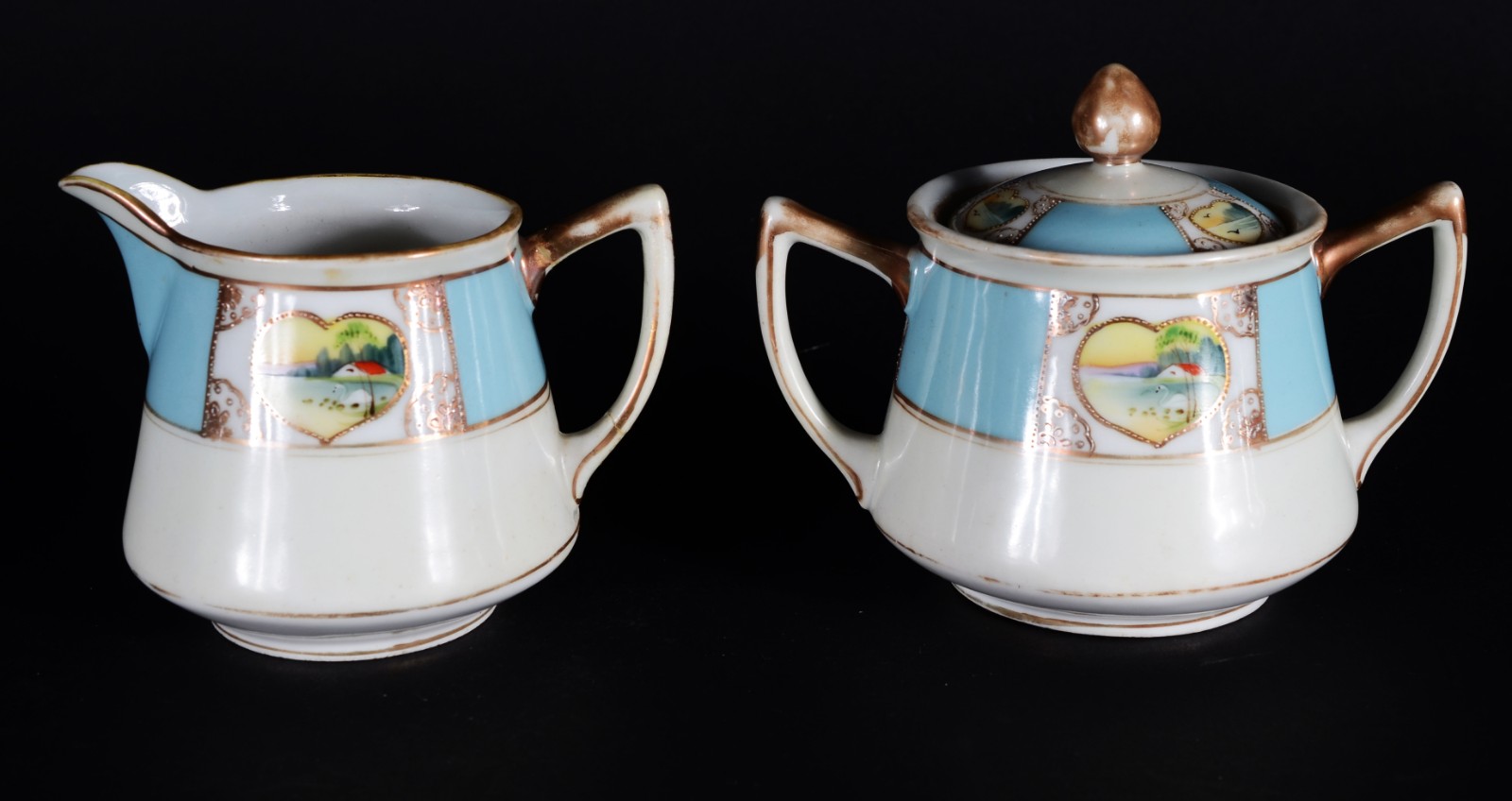 Serviço para café de porcelana oriental, composto de: 2 xícaras de... - foto 4 de 9