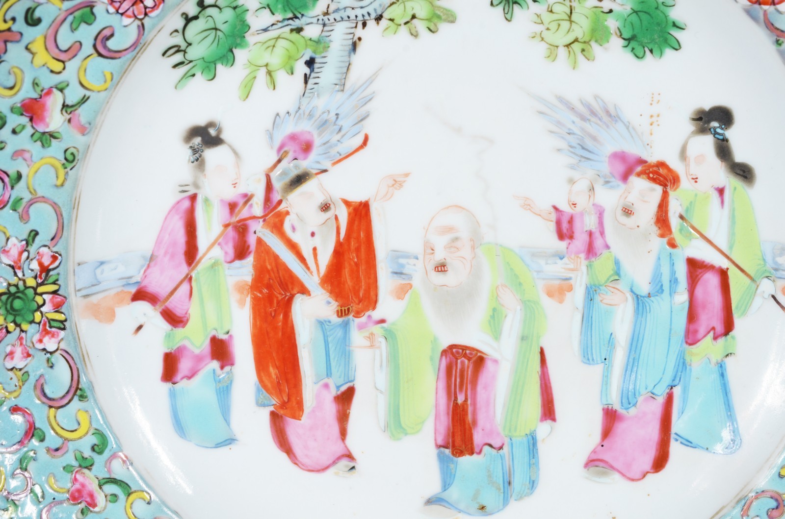 Três peças diversas de porcelana oriental, sendo dois pratos com... - foto 2 de 7