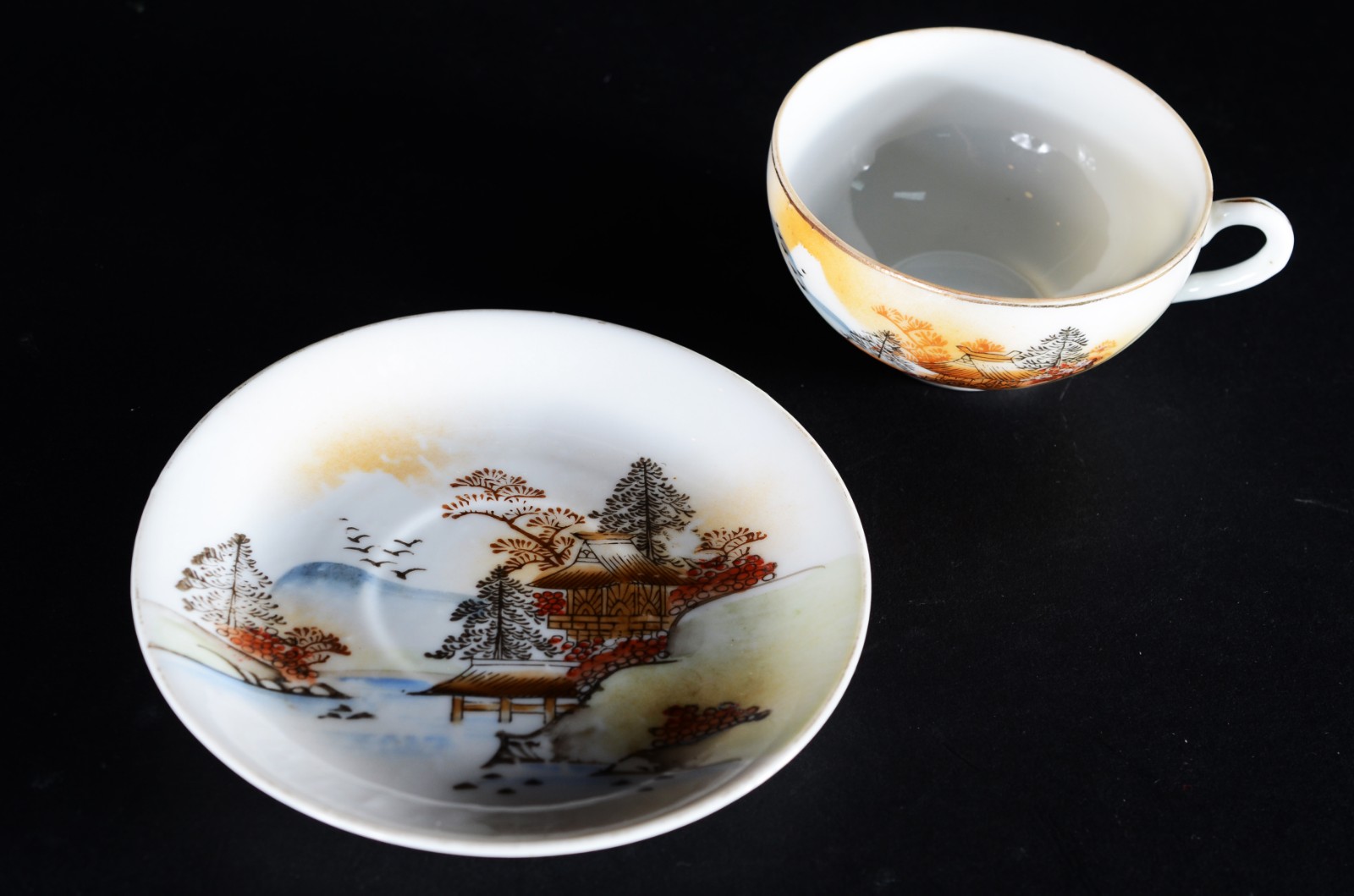 Aparelho de chá de porcelana oriental AFI China, decorado com... - foto 8 de 11