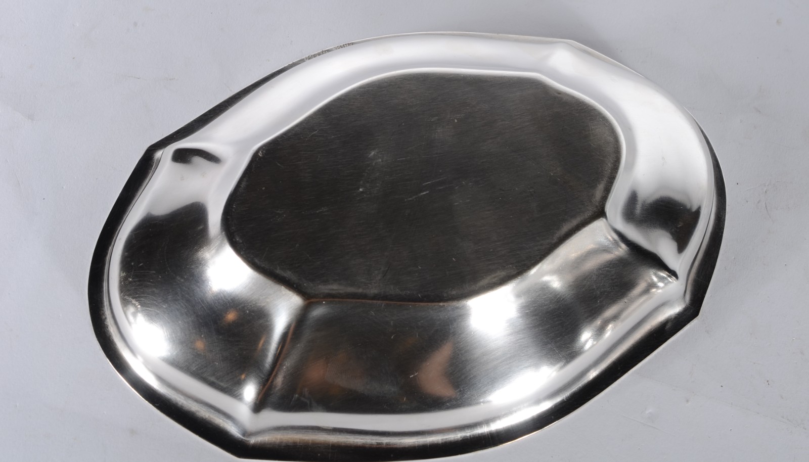 Diversas peças de metal prateado com 10 peças, sendo jarra para água... - foto 6 de 7
