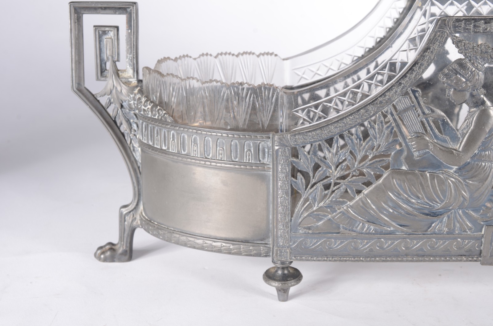 Floreira/centro de mesa de metal prateado, Art Nouveau, decorada com... - foto 4 de 9