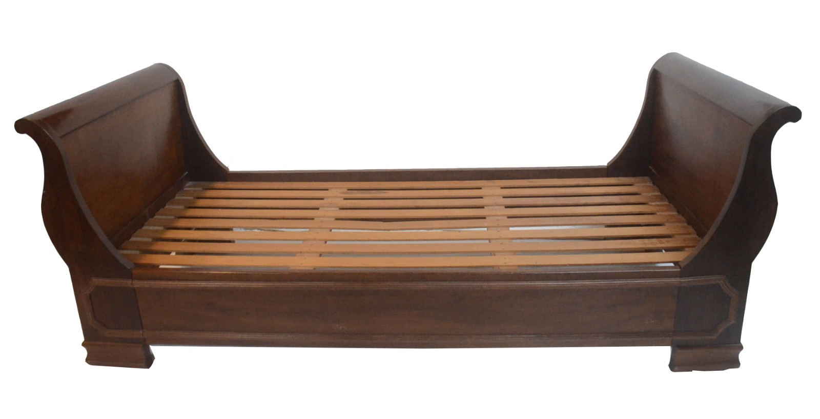 Antiga cama "Marquesa" de madeira nobre, podendo ser utilizada também... - foto 2 de 9