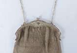 Bolsa de malha de prata, contraste 800 mls. Pes... - Bolsa de malha de prata, contraste 800 mls. Peso da prata: 210 g.  (Por motivos de segurança a peça não se encontra na loja).