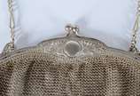 Bolsa de malha de prata, contraste 800 mls. Pes... - Bolsa de malha de prata, contraste 800 mls. Peso da prata: 210 g.  (Por motivos de segurança a peça não se encontra na loja).
